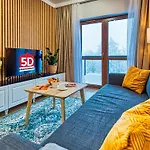 D19 Z Basenem, Sauna, Jacuzzi Park - 5d דירה